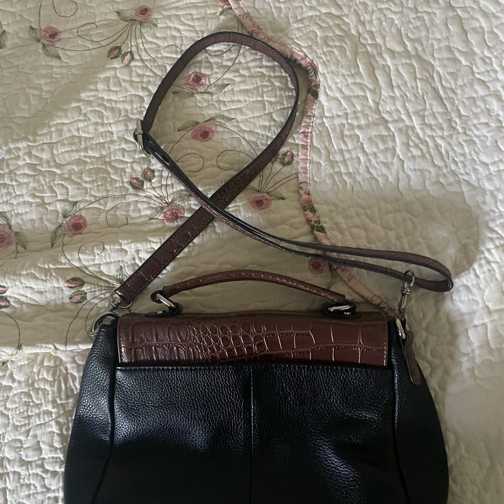 Giorgio Brutini Brown and Black Crossbody Bag with Adjustable Strap - Picture 2 of 2